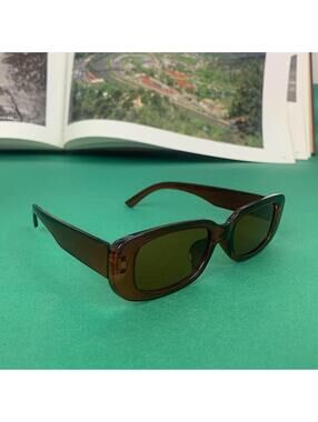 Vintage y2k style Burgundy Brown high quality square shaped sunglasses. Tinted